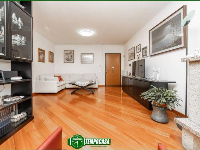 Appartamento in vendita a Concorezzo, Lombardia