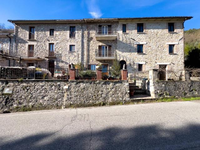 Appartamento in vendita a Contigliano, Lazio