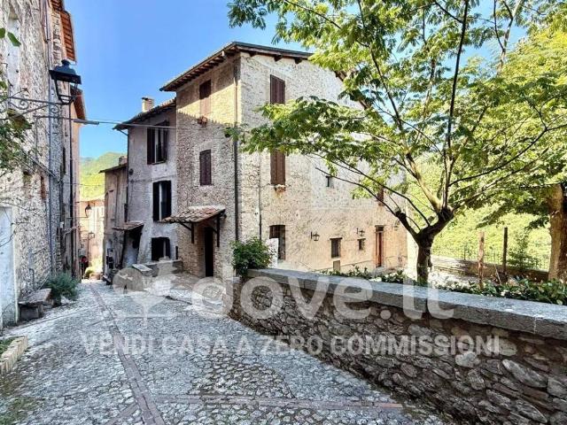 Appartamento in vendita a Contigliano, Lazio