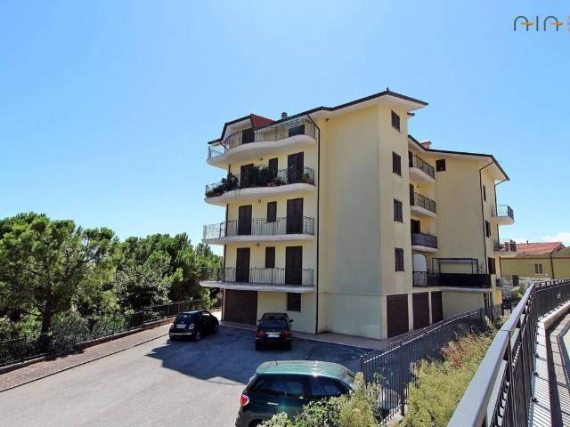 Appartamento in vendita a Controguerra, Teramo