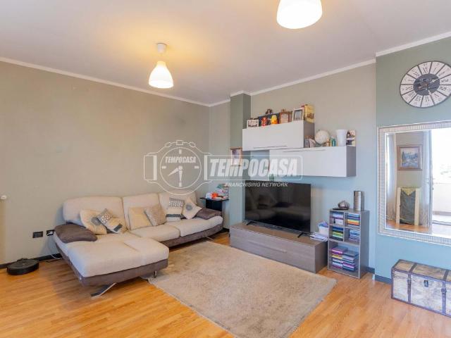 Appartamento in vendita a Corbetta, Lombardia