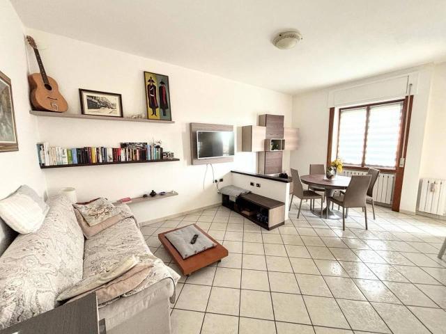 Appartamento in vendita a Corbetta, Lombardia