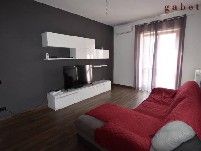 Appartamento in vendita a Corbetta, Milano
