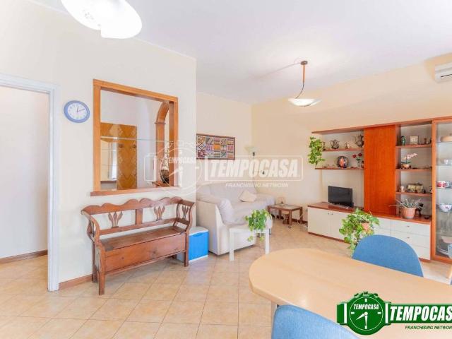 Appartamento in vendita a Corbetta, Lombardia