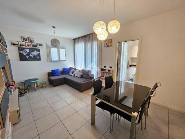 Appartamento in vendita a Corbetta, Lombardia