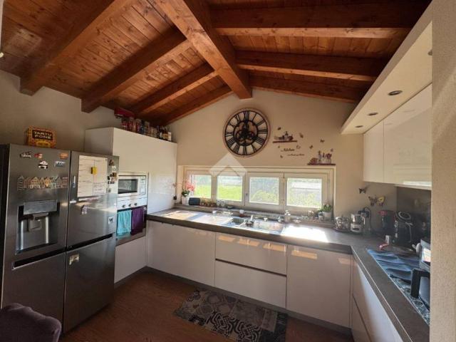 Appartamento in vendita a Corbetta, Lombardia
