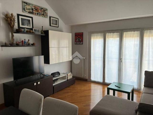 Appartamento in vendita a Corbetta, Lombardia