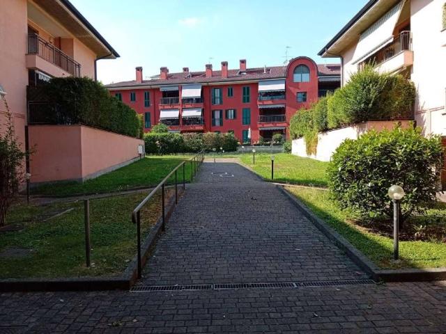 Appartamento in vendita a Corbetta, Lombardia