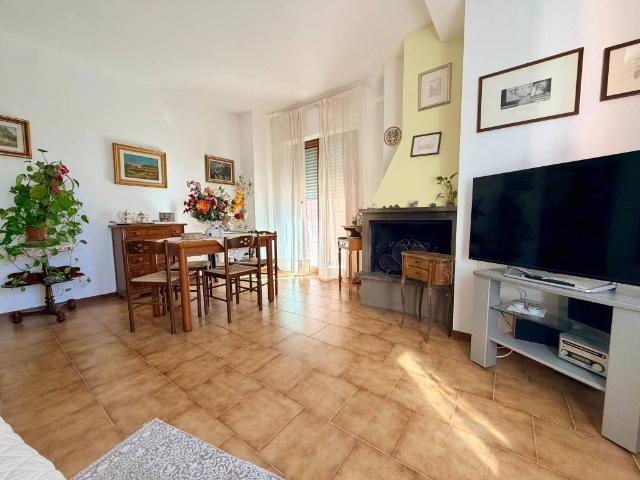 Appartamento in vendita a Villaggio residenziale Il Girasole, Corciano