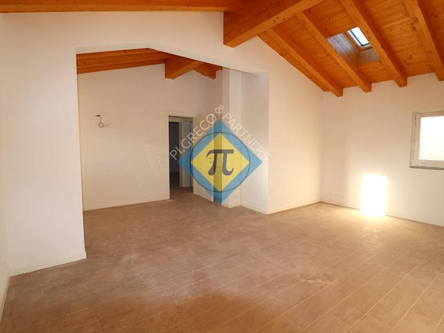 Appartamento in vendita a Sclavons, Cordenons