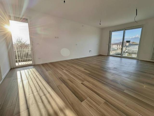 Appartamento in vendita a Sclavons, Cordenons