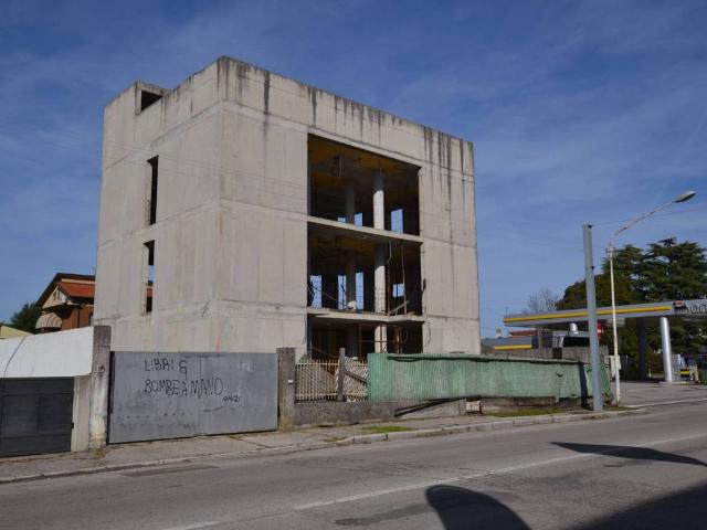 Appartamento in vendita a Sclavons, Cordenons
