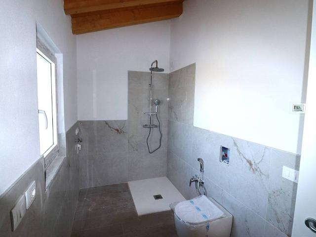 Appartamento in vendita a Sclavons, Cordenons
