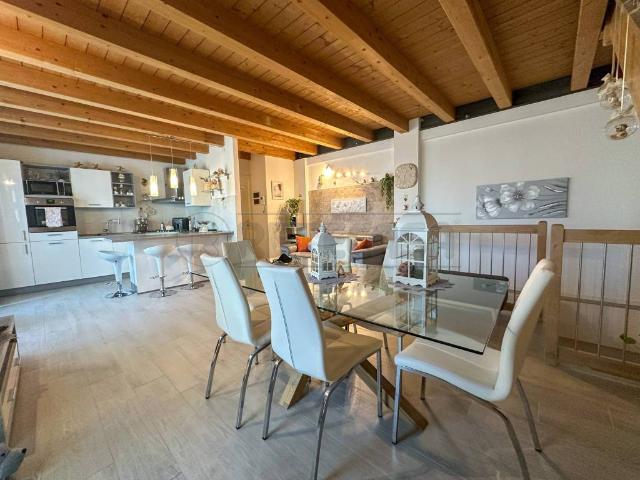 Appartamento in vendita a Cormons, Friuli-Venezia Giulia