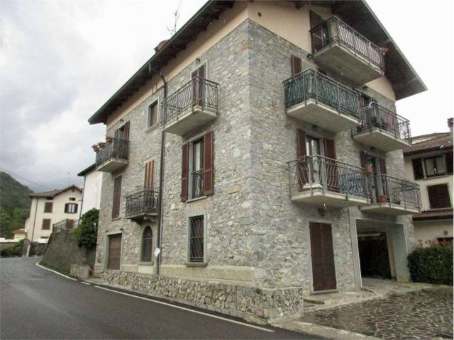 Appartamento in vendita a Corna Imagna, Lombardia