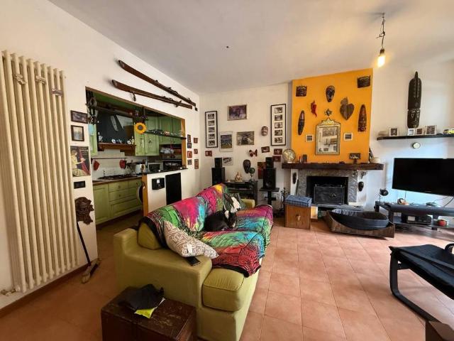 Appartamento in vendita a Cornate D'adda, Lombardia