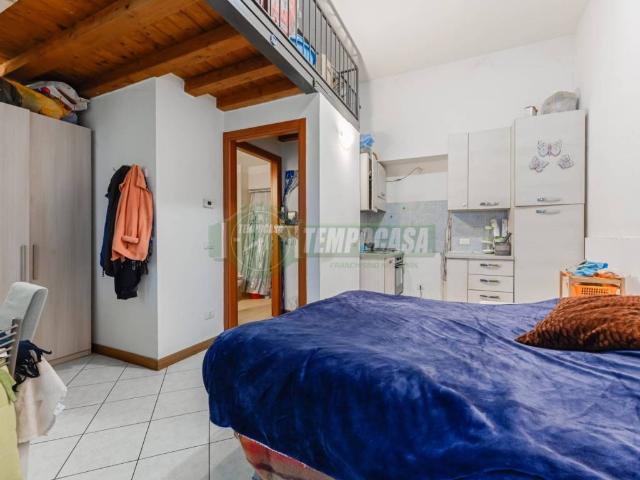 Appartamento in vendita a Cornate D'adda, Lombardia