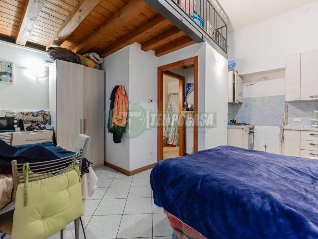 Appartamento in vendita a Cornate D'adda, Lombardia