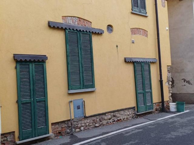 Appartamento in vendita a Cornate D'adda, Lombardia