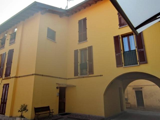 Appartamento in vendita a Cornate D'adda, Lombardia