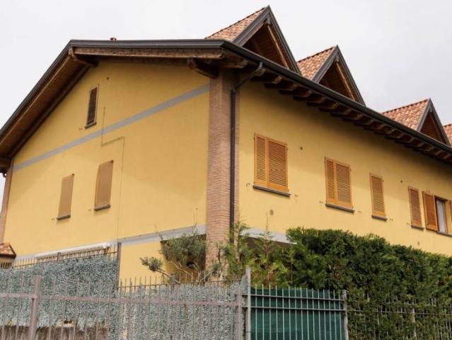 Appartamento in vendita a Cornate D'adda, Lombardia
