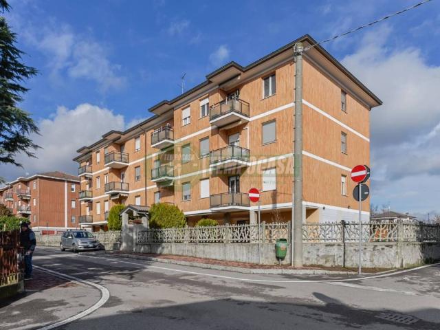 Appartamento in vendita a Cornate D'adda, Lombardia