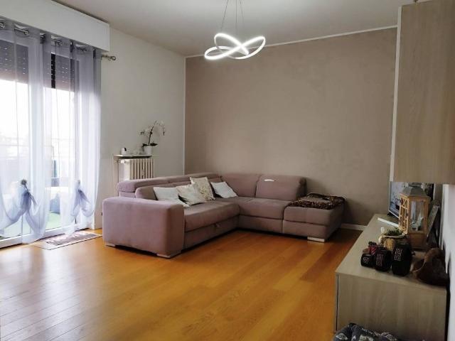 Appartamento in vendita a Cornate D'adda, Lombardia