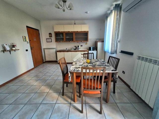Appartamento in vendita a Cornate D'adda, Lombardia