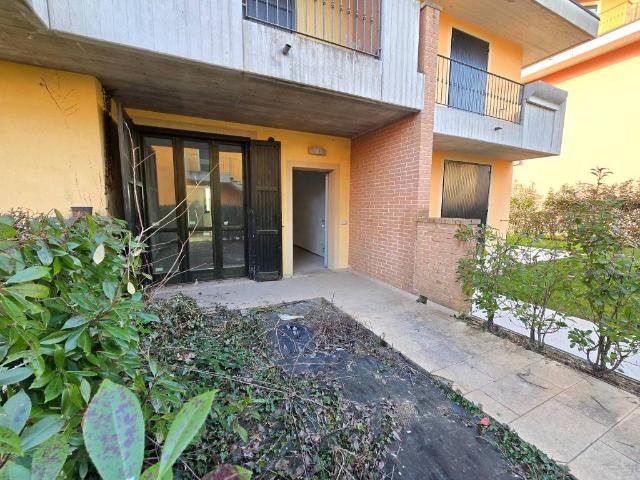 Appartamento in vendita a Cornate D'adda, Lombardia