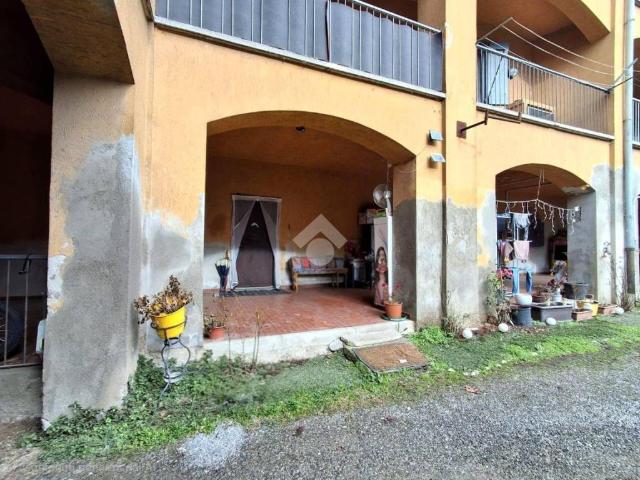 Appartamento in vendita a Cornate D'adda, Lombardia