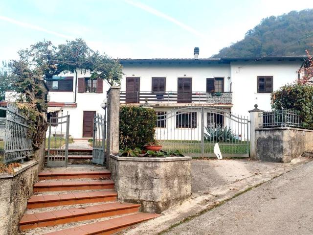 Appartamento in vendita a Cornedo Vicentino, Veneto