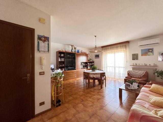 Appartamento in vendita a Corno Di Rosazzo, Friuli-Venezia Giulia