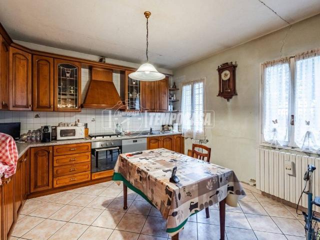 Villa Indipendente in vendita a Pianura Reggiana, Re