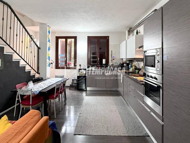 Villa Indipendente in vendita a Correzzana, Lombardia