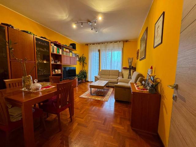 Appartamento in vendita a Molinetto di Lorenteggio, Corsico