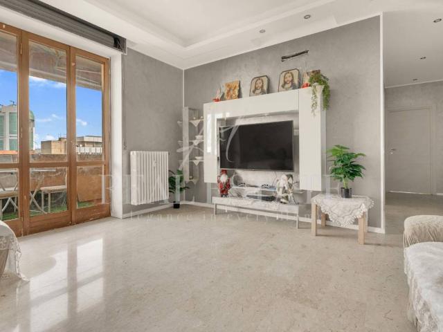 Appartamento in vendita a Molinetto di Lorenteggio, Corsico