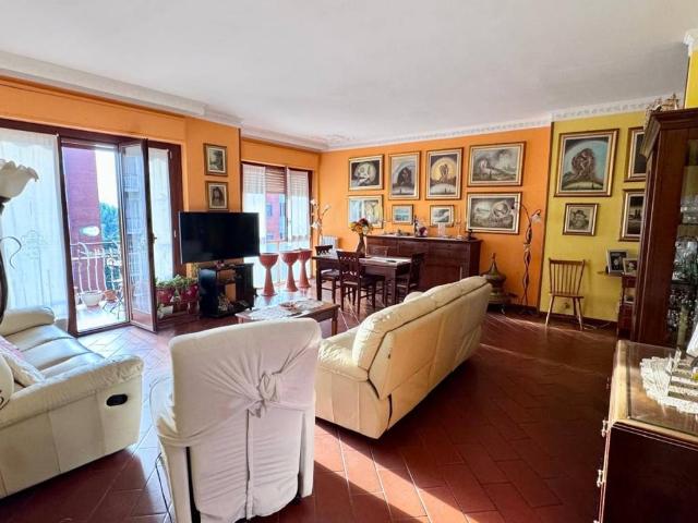 Appartamento in vendita a Molinetto di Lorenteggio, Corsico