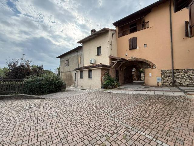 Appartamento in vendita a Colombaro, Corte Franca