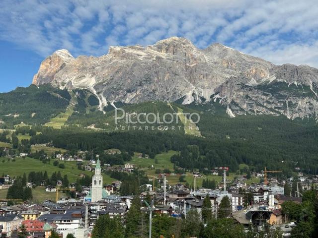 Appartamento in vendita a Cortina D'ampezzo, Veneto