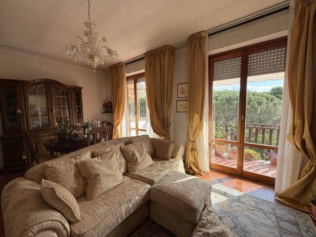 Appartamento in vendita a Cortona, Toscana