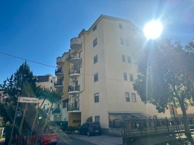 Appartamento in vendita a Quartiere Tribunale, Calabria