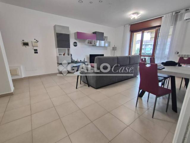 Appartamento in vendita a Quartiere Tribunale, Calabria