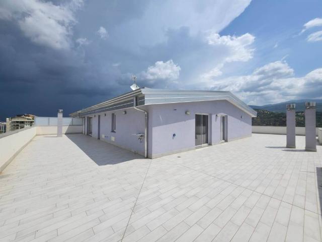 Appartamento in vendita a Quartiere Tribunale, Cosenza