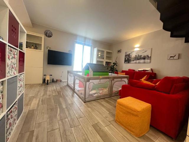 Appartamento in vendita a Costa Masnaga, Lombardia