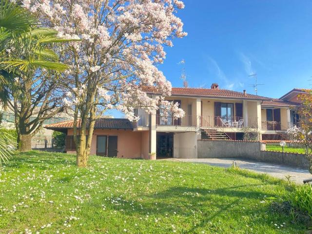 Villa Indipendente in vendita a Costa Masnaga, Lombardia