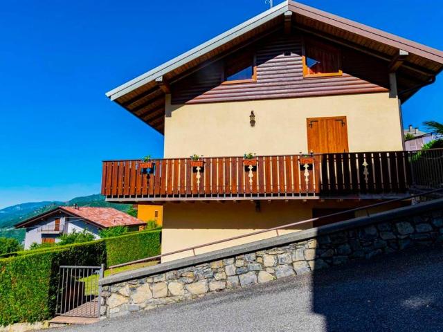 Appartamento in vendita a Comunità Montana della Valle Brembana, Costa Di Serina
