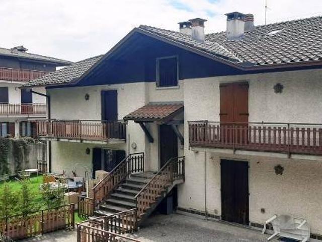 Appartamento in vendita a Comunità Montana della Valle Brembana, Costa Di Serina
