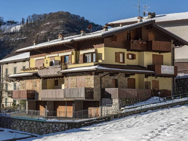 Appartamento in vendita a Comunità Montana della Valle Brembana, Costa Di Serina