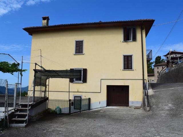 Appartamento in vendita a Comunità Montana della Valle Brembana, Costa Di Serina