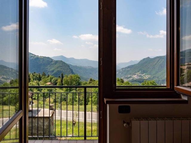 Appartamento in vendita a Comunità Montana della Valle Brembana, Costa Di Serina